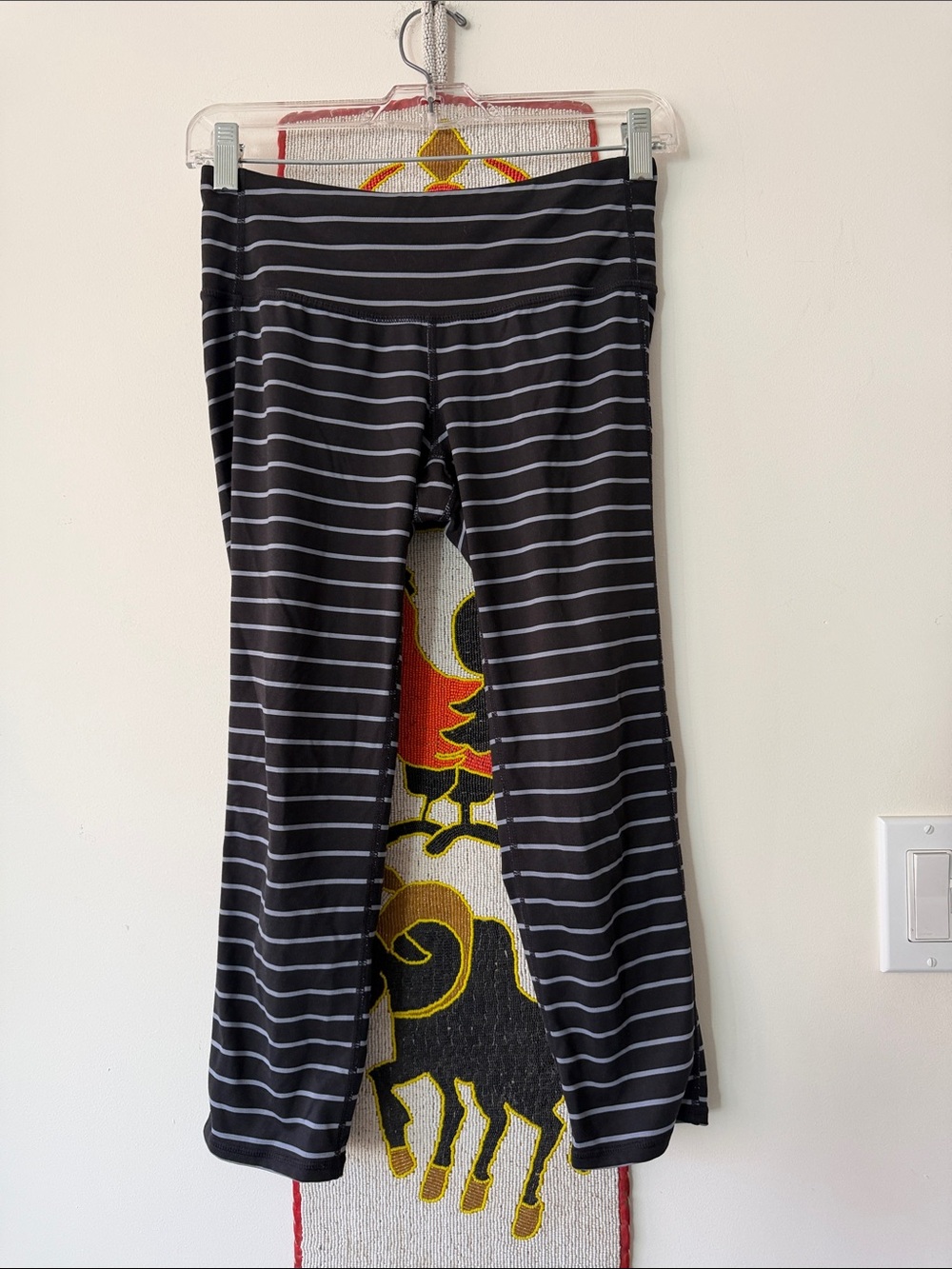 “ATHLETA” Cropped Yoga pants